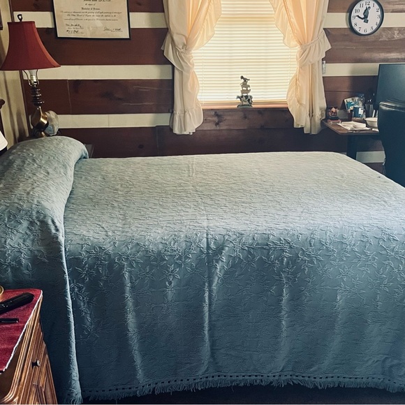 L.L. Bean Bedding Vintage Queen Sized 0 Cotton Bedspread Country